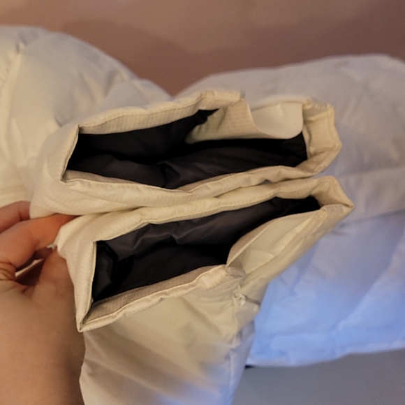 THE NORTH FACE white puffer ski jacket with belt - Picture 3 of 9